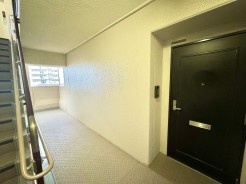 広々とした通路が、快適さと安心感を提供するマンションライフを実現します。