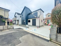 緑が豊富なエリアで周辺環境も充実し安心して暮らせる場所です。
