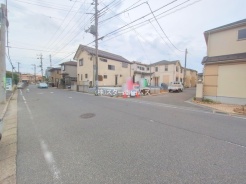 道路幅にもゆとりがあり駐車もスムーズな立地です！