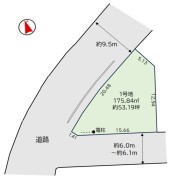 南西側に面する道路沿いに位置し、道路幅も広く駐車しやすい立地です。
