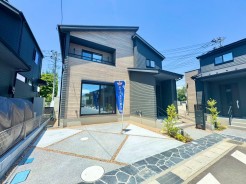 緑豊かな自然のエネルギーに満ちた環境です。太陽の恵みと、吹き渡る風を感じながらの心地よい暮らし。心に余裕をもたらす快適住宅。美しい街並みと穏やかな住環境でやすらぎの暮らしを叶えます。

