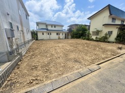緑豊かな自然のエネルギーに満ちた環境です。太陽の恵みと、吹き渡る風を感じながらの心地よい暮らし。心に余裕をもたらす快適住宅。美しい街並みと穏やかな住環境でやすらぎの暮らしを叶えます。

