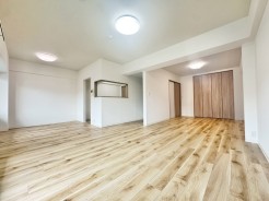 広々LDKは約23帖！間仕切対応可で個室を作ることも可能です！家族のスタイルに合わせる事が出来ます！