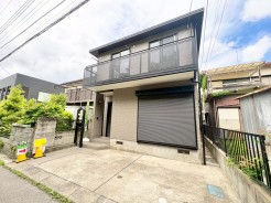 周囲と調和するモダンな外観が、毎日帰るのが楽しみになる穏やかな空間を演出します
