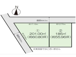 ２区画に分かれた広々とした敷地は、敷地形状が美しく、ゆとりある暮らしを叶えるための十分なスペースを提供。南東側と南西側の両方に道路が面しており、開放感と採光に恵まれた環境で、理想の住まいづくりが実現可能です！
