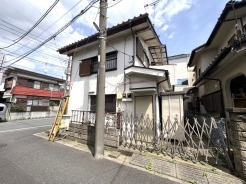 住環境として整った地域に位置しており、静かな日常を育むための基礎が整っています。将来を考える一区画
