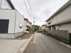 すっきりと整備された街並みが広がるエリア。周辺環境と調和した、落ち着きある住環境が魅力です

