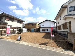 道路との高低差を抑えたフラットな整形地は、将来を見据えた自由なプランニングが楽しめます
