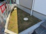 庭スペースが広がる、自然と調和した癒しの空間。季節の移ろいや植物の息づかいを感じながら、ガーデニングの楽しみも満喫できる、心安らぐ場所です。
