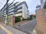 駐車場への出入り口は門柱が目印となりわかりやすく出入りもスムーズです！