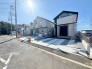 緑に囲まれた住宅地。豊かな自然が庭先を彩り、心地よい風が吹き抜ける。穏やかな暮らしが実現出来ます。
