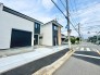 2号棟 南側に面した道路があり自然光が豊富で明るい環境。穏やかな風が心地よく通り、快適な生活空間を演出。周辺環境も充実し、安心して暮らせる場所です。
