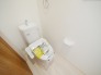 温水洗浄便座で清潔なトイレタイム。快適な洗浄と暖かい便座で、心地よい毎日をお届けします。