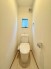 温水洗浄機能付きトイレで、日常のひとときに清潔と快適さをプラス。家族全員がリフレッシュできる心地よいトイレタイムをお届けします。
