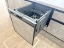 忙しい日常を支える、ビルトイン食洗機。手間いらずの洗浄で、快適なキッチンタイムを実現します。

