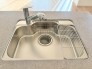 使い勝手の良い大型シンクで作業もスムーズ。広々としたスペースで、料理も家事もストレスなくこなせます。
