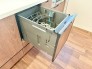 忙しい毎日を支えてくれるビルトイン食洗機。手間をかけずに洗浄でき、キッチン時間がぐっと快適になります。
