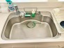 使い勝手の良い大型シンクで作業もスムーズ。広々としたスペースで、料理も家事もストレスなくこなせます。
