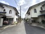 穏やかな時間が流れる住宅街の風景。日常の暮らしに自然と馴染む、落ち着いた佇まいが魅力です
