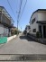 すっきりと伸びた道が、心地よい開放感をもたらします。長く住み続けたいと思える穏やかな環境です

