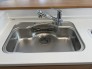 使い勝手の良い大型シンクで作業もスムーズ。広々としたスペースで、料理も家事もストレスなくこなせます。
