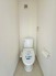 温水洗浄機能付きトイレで、日常のひとときに清潔と快適さをプラス。家族全員がリフレッシュできる心地よいトイレタイムをお届けします。
