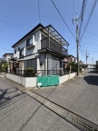 私道に面した静かな環境で、穏やかな日常を叶えます