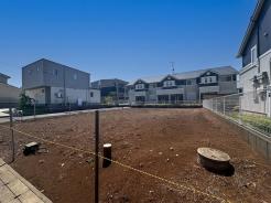 周囲に高い建物がなく豊かな広がりを感じさせる穏やかな雰囲気に包まれています